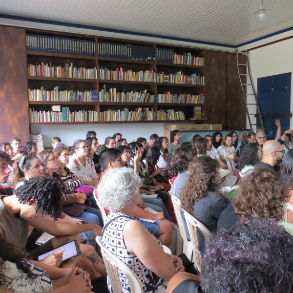 Mesa III: Memória Gráfica em Questão